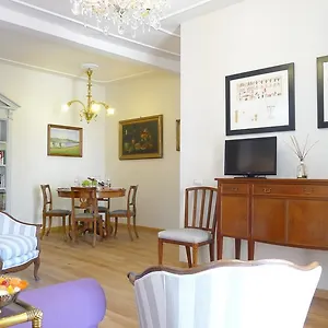 https://arlecchino-florence.it-tuscanyhotel.com